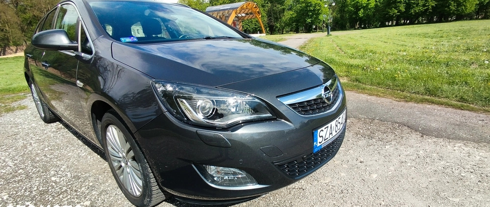 Opel Astra cena 20000 przebieg: 237229, rok produkcji 2011 z Szczekociny małe 667